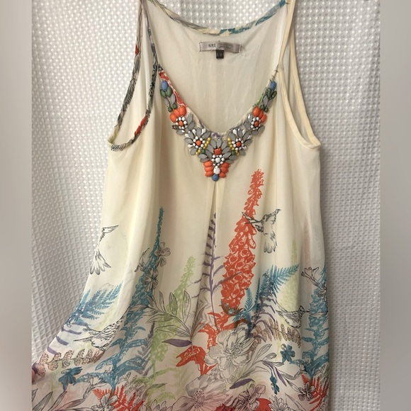 Size large delicate feminine top w birds - Picture 1 of 2